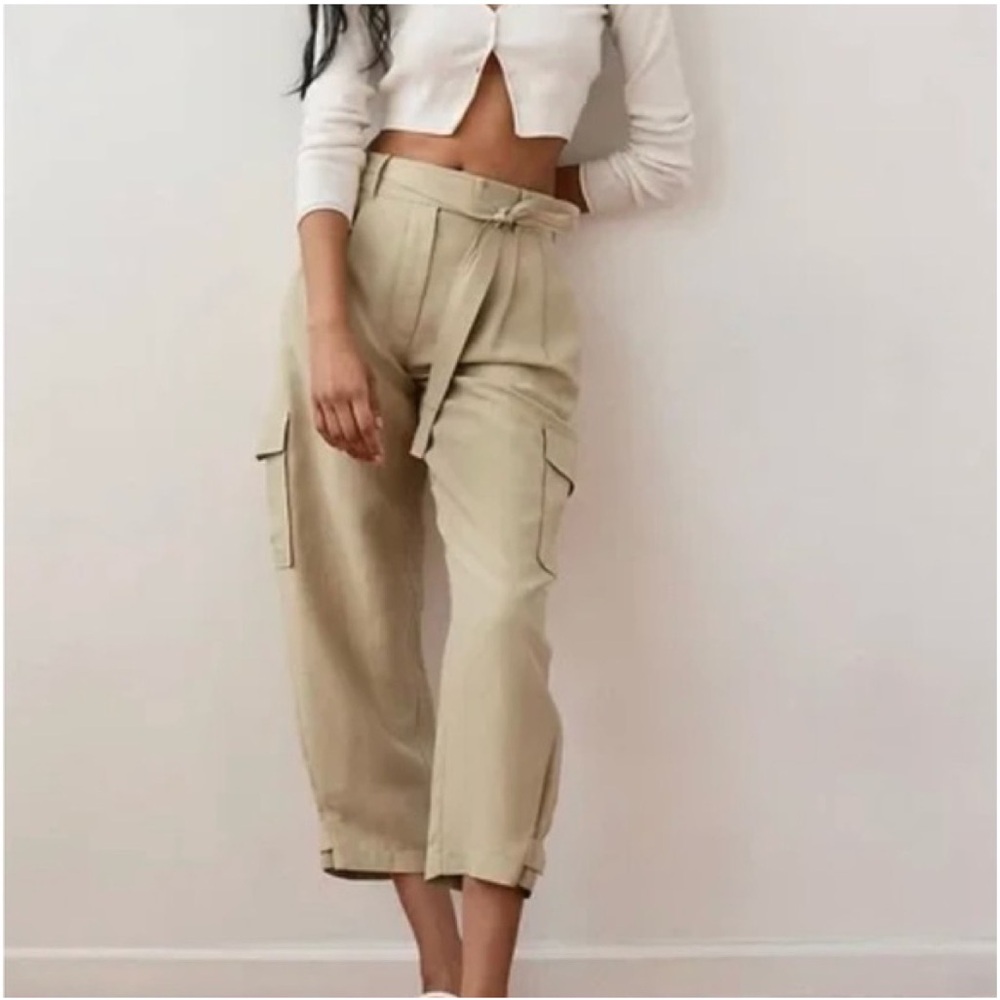 Aritzia Wilfred Kafka Linen High Rise Cargo Coastal Pants in Sand Beige Size 4